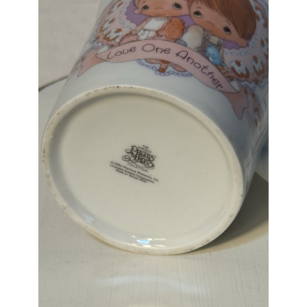 Vintage Precious Moments Coffee Mug "Love One Another" 9 fl. oz Heart Handle - Picture 9 of 11